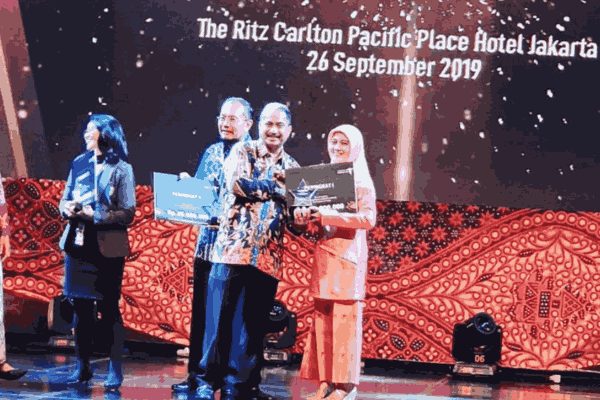 Peringkat 1 Perguruan Tinggi Penampingan Desa Wisata Tahun 2019