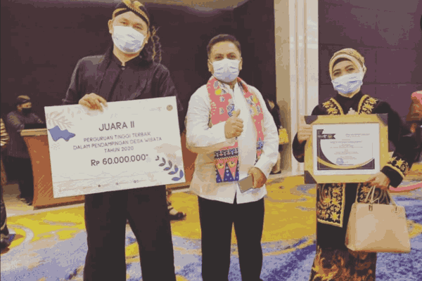 Peringkat 2 Perguruan Tinggi Penampingan Desa Wisata Tahun 2020