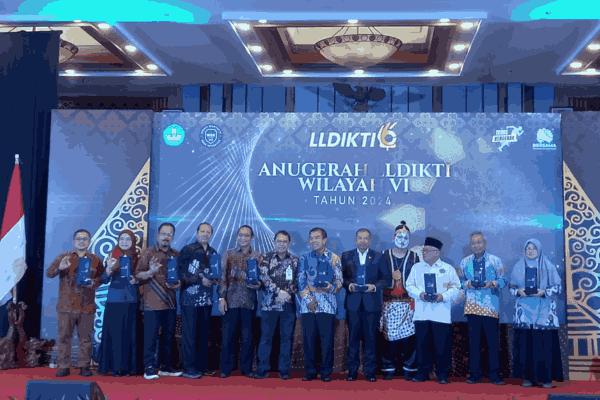 Penghargaan Perguruan Tinggi Dengan Pengelolaan ABDIMAS Terprogresif