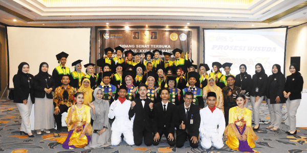 Wisuda ke-24 Akademi Pariwisa Mandala Bhakti Surakarta